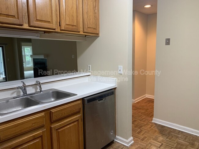 Foto del edificio - 700 Bishops Park Dr