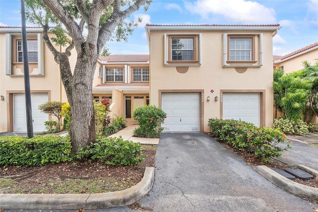 Building Photo - 9664 Royal Palm Blvd