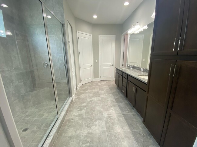 Building Photo - 5383 Pecan Dr