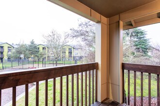 2BR, 1BA - 884 SF - Crescent Park