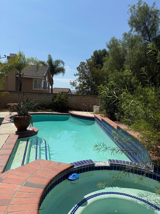 Building Photo - 13776 Monteverde Dr