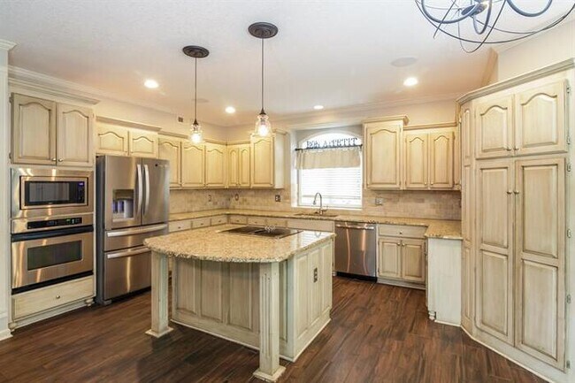 Foto del edificio - 16204 Juniper St, Stilwell, KS, 66085