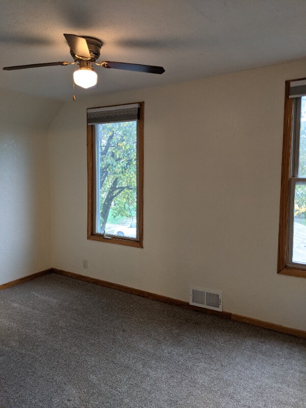 Foto del edificio - 3236 N James Ave