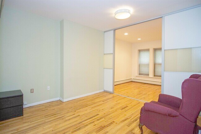 Building Photo - 481 Jersey Ave