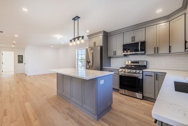 Foto del edificio - 330 Pleasantview Ave