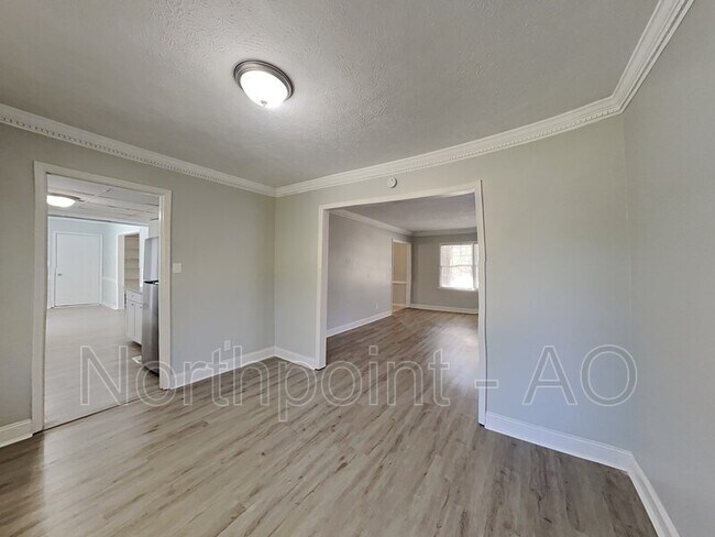 Foto del edificio - 2308 Fairview Rd SE
