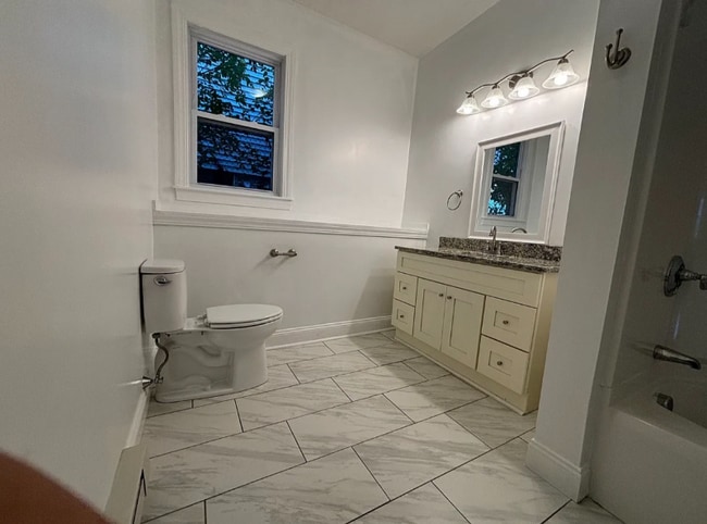 Building Photo - 92 Hamilton St