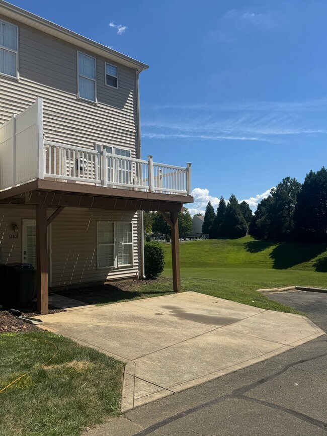 Foto del edificio - 12101 Harrison Steel Dr