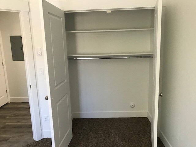 Armario del dormitorio n.º 2 - 534 E Chubbuck Rd