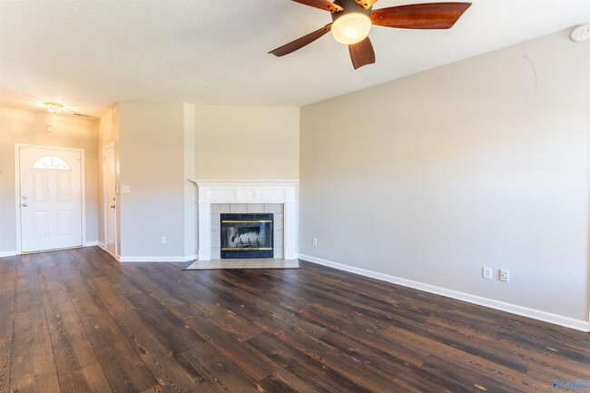 Building Photo - 122 Otter Trail SW