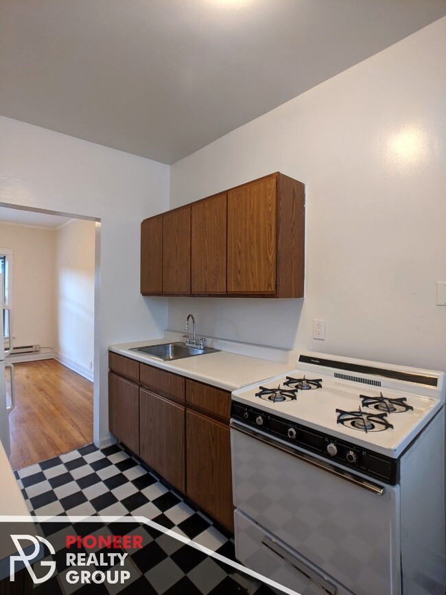 Foto del edificio - 813 W Waveland Ave