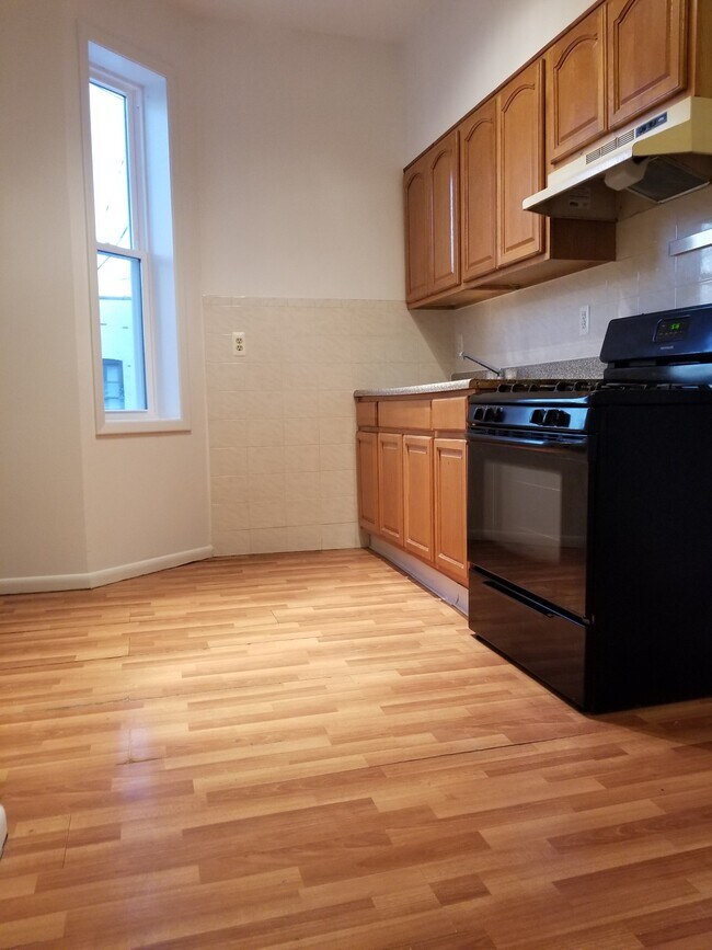 kitchen - 4202 Broadway