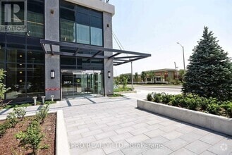 Building Photo - 3975-3975 Grand Park Dr