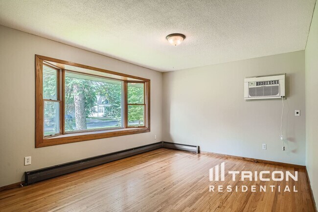 Foto del edificio - 619 3rd Ave E