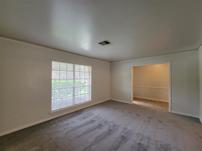 Building Photo - 2203 Tannehill Dr