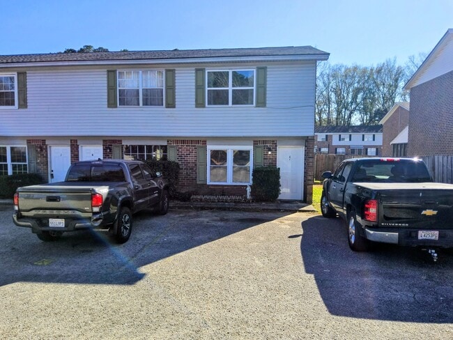 Building Photo - 519 Parkdale Dr