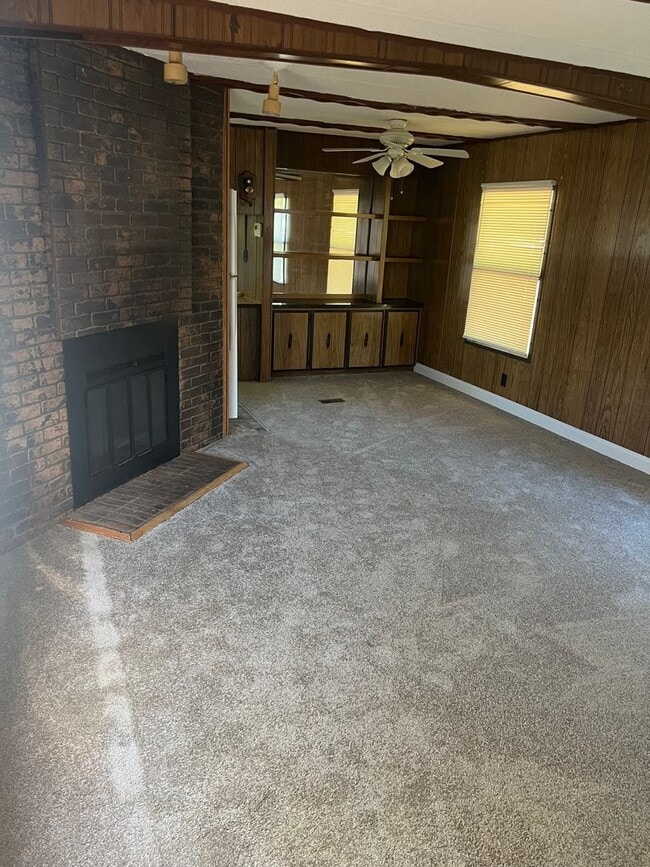 Building Photo - 5950 Navajo Trail