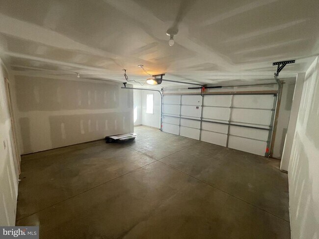 Building Photo - 3116 Detweiler Ln