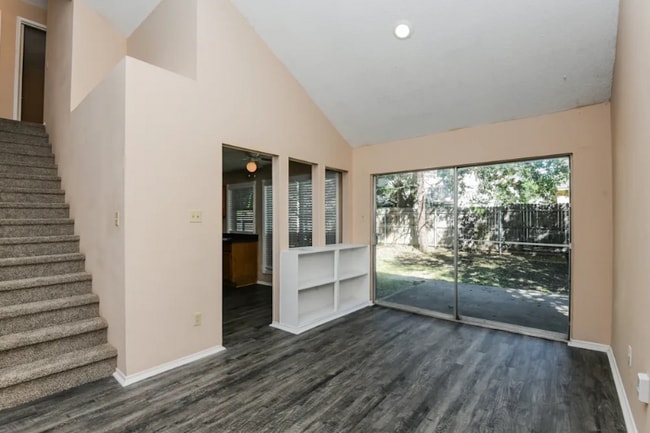 Foto del edificio - 3801 Waxwing Cir S