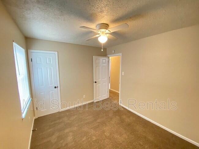 Foto del edificio - 4426 Range Line Rd