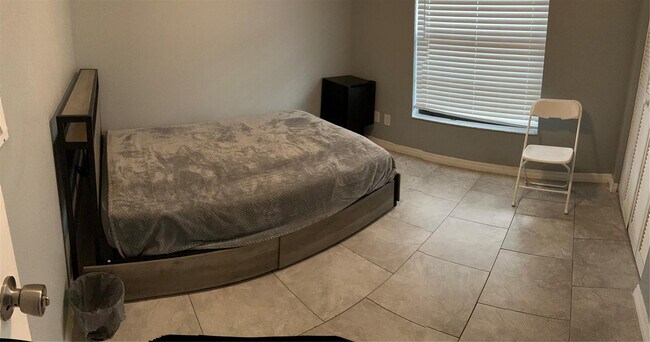 Foto del edificio - 12900 SW 13th Manor