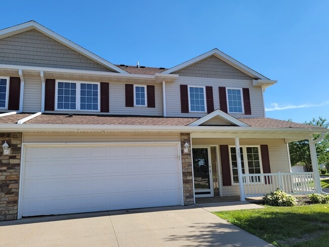 Building Photo - 2900 SE Glenstone Dr