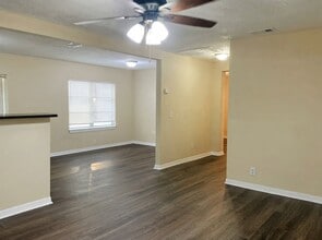 Building Photo - 2807 Sheffield Dr