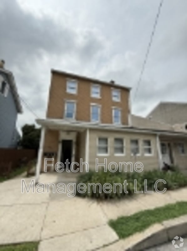 Building Photo - 22 W Gay St