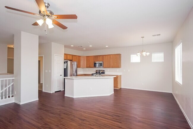 Building Photo - 6460 Hamilton Grove Ave