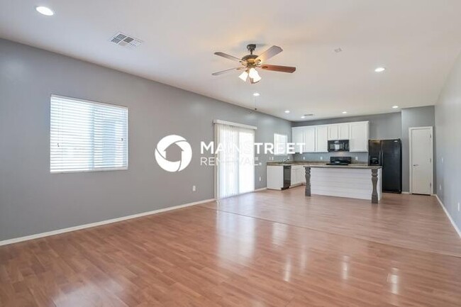 Building Photo - 5011 E Fishhook Ct