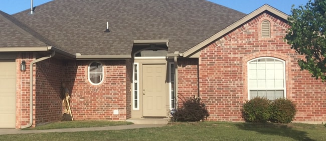 Photo - 3604 Kensington Dr House