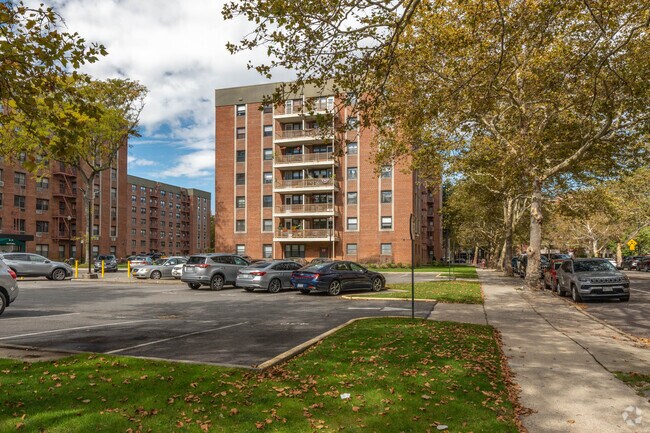 Foto del edificio - 84-40 153rd Ave