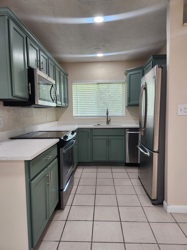 Building Photo - single family house