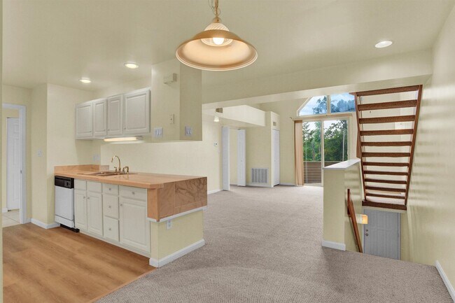 Foto del edificio - Coming Soon -This is a Must See 2 Bedroom ...