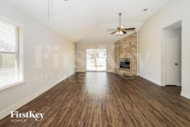 Building Photo - 21134 Western Valley Dr