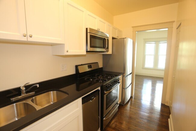 Foto del edificio - 4718 N Racine Ave