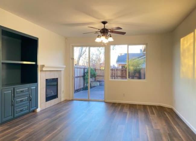 Photo - Amazing (Natomas) 4/2 Single Story!  Please read ad for viewings. House