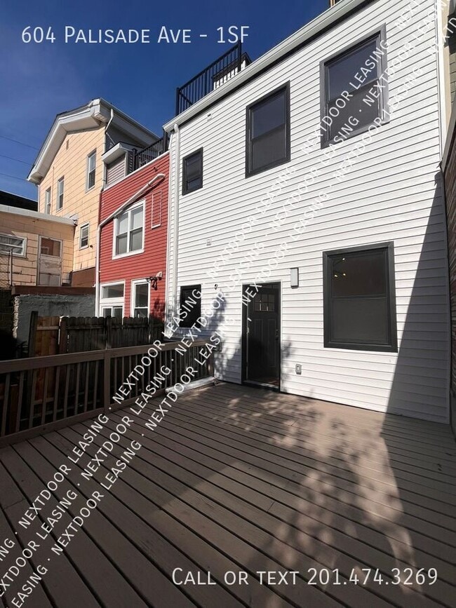 Building Photo - 604 Palisade Ave
