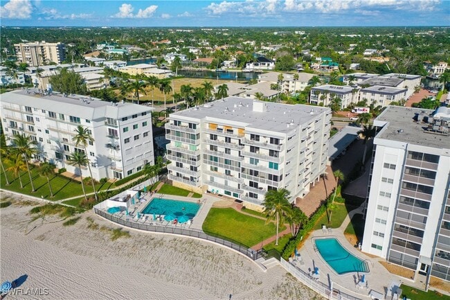 Foto del edificio - 1977 Gulf Shore Blvd N