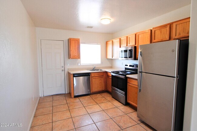 Building Photo - 9975 W Lynx Dr