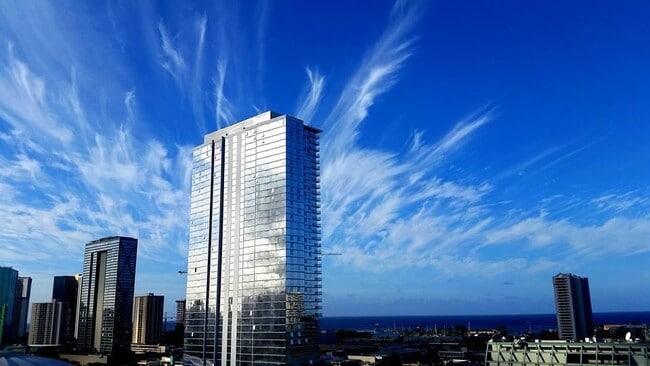 This is the view from the apartment! - 801 S King St Apartment