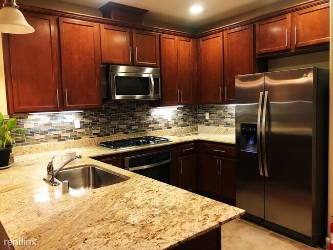 Building Photo - 1 br, 1 bath Townhome - 491 La Scena Pl