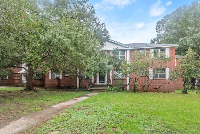 Building Photo - Renovated 2 bedroom, 1 bath Mid City condo!