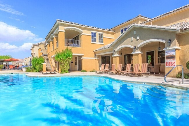 Building Photo - Esplanade