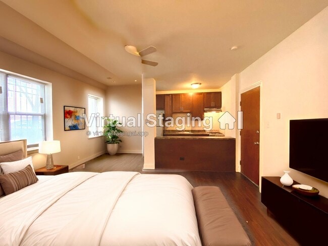 4756 Maplewood Large Studio - 4756 N. Maplewood Ave.