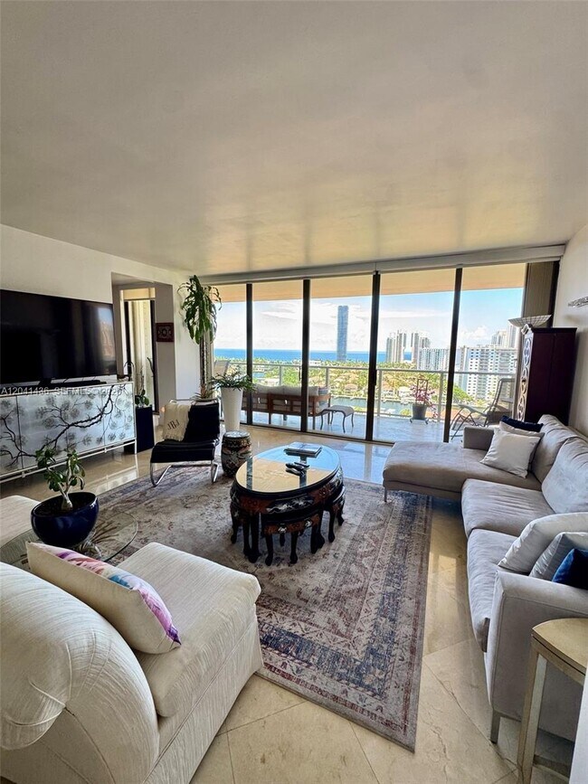 Foto del edificio - 19500 Turnberry Way