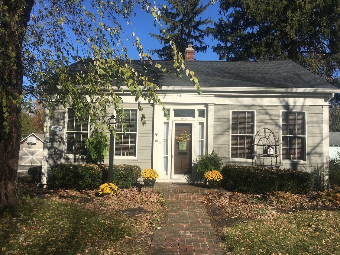 290 W. Pine Street - 290 W Pine St