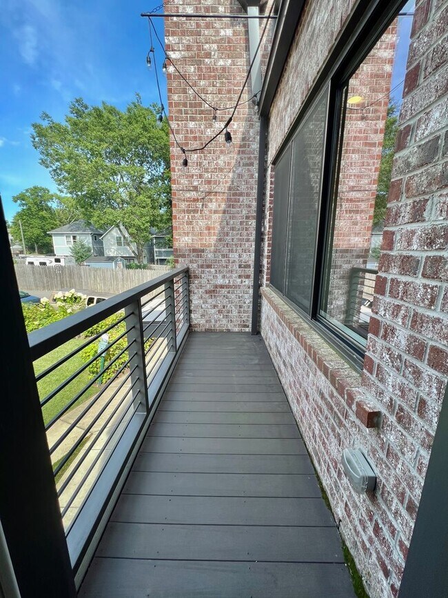 Foto del edificio - 3 bed/3 bath with Attached 2 Car Garage in East Nashville