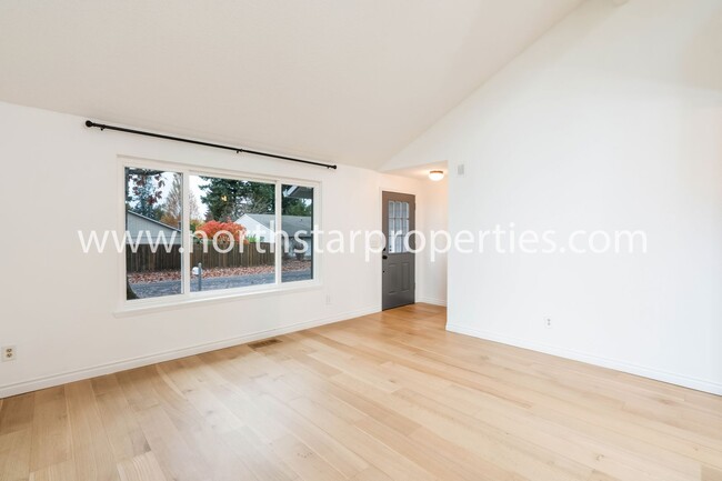 Building Photo - Contemporary 3 Bedroom with Main Level Living