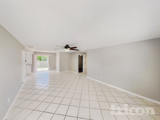 Building Photo - 5513 3rd Avenue Plaza W